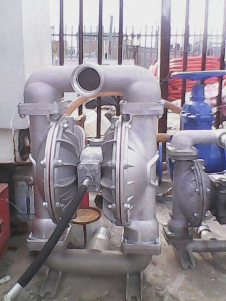 SandPiper pneumatic diaphragm pump